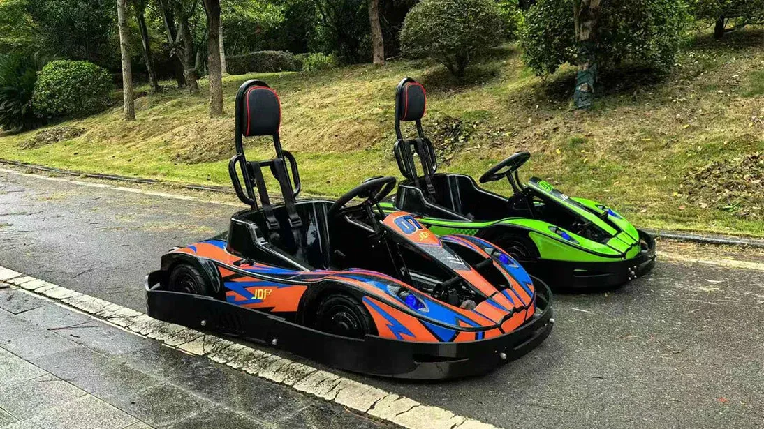 الشباب الكهربائي go-kart